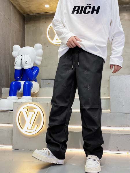 2025年12月26日秋冬新作Balenciagaスラックス...