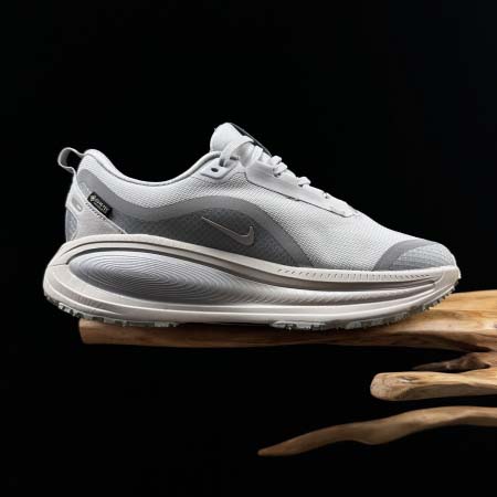 2026年1月9日入荷新品Nike VOMERO 18 GTX人気 スニーカー男女兼用/誕生日プレゼント/XH工場