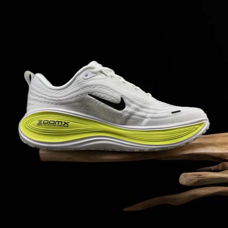 2026年1月10日入荷新品Nike VOMERO 18人気 スニーカー男女兼用/誕生日プレゼント/XH工場