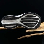 2026年1月9日入荷新品Saucony Triumph 21 N人気 スニーカー男女兼用/誕生日プレゼント/XH工場