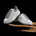 2026年1月10日入荷新品Alexander McQueen人気 スニーカー男女兼用/誕生日プレゼント/XH工場