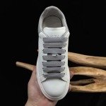 2026年1月10日入荷新品Alexander McQueen人気 スニーカー男女兼用/誕生日プレゼント/XH工場