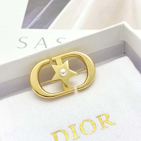 2026年2月5日入荷新品Diorブローチギフト/誕生日/記念品/アクセサリーxin工場