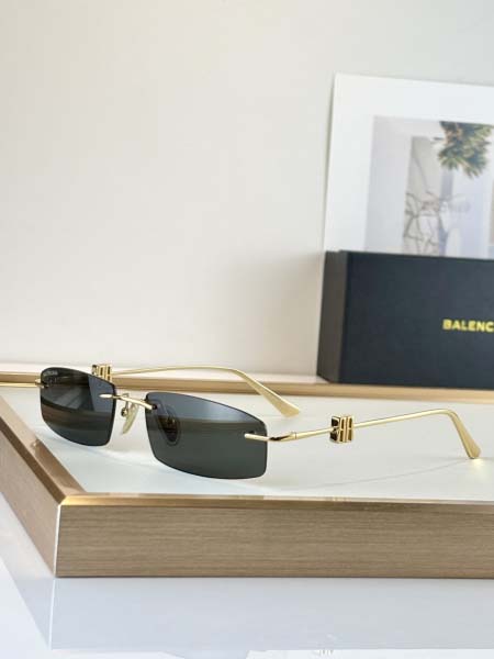 2026年2月6日入荷新品BALENCIAGA原版復刻サングラスギフト/誕生日/記念品/アクセサリーXY工場
