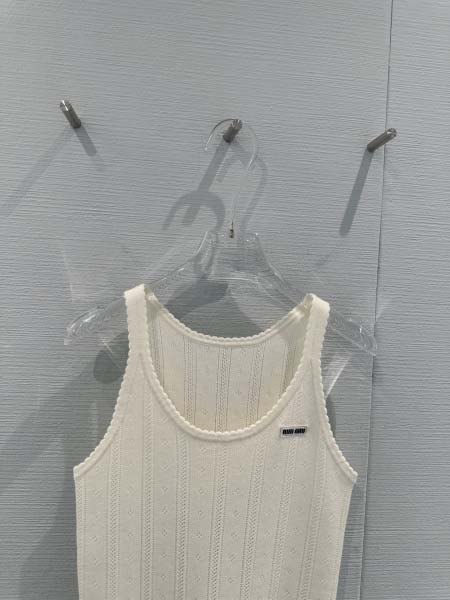 2026年2月26日入荷早春新作MiuMiuチョッキファッション/誕生日プレゼント/贈り物 can工場