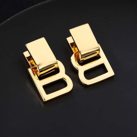 2026年2月3日入荷新品Balenciagaピアスギフト/...