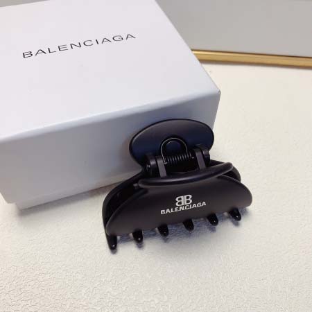 2026年2月3日入荷新品Balenciagaヘアピンギフト...