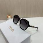 2026年2月11日新品DIOR原版復刻サングラスギフト/誕生日/記念品/アクセサリーXY工場