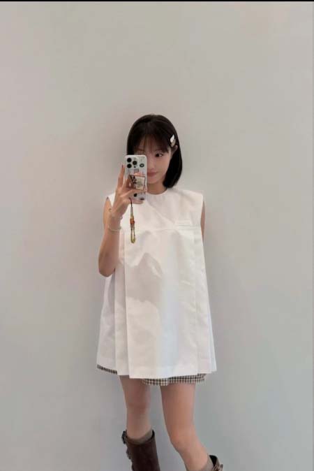 2026年2月26日入荷早春新作 miumiuチョッキファッ...