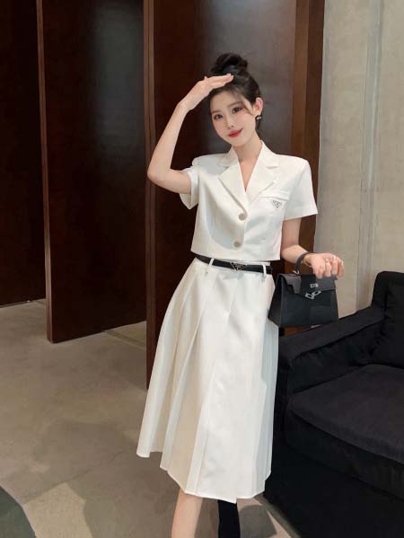 2026年3月9日入荷早春新作Pradaセット女性用ファッション/誕生日プレゼント/贈り物 can工場