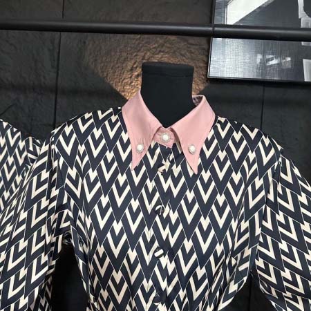 2026年3月21日入荷早春新作Valentino女性用ファッション/誕生日プレゼント/贈り物 can工場