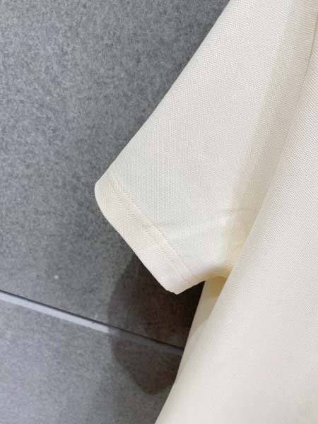 2026年3月23日入荷新作GUCCI半袖 tシャツ 超厳選★高級品/誕生日プレゼント/OM工場