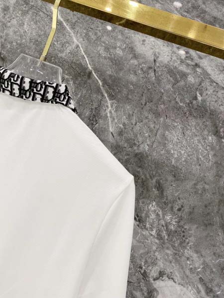 2026年3月25日入荷新作Dior半袖 tシャツ 超厳選★高級品/誕生日プレゼント/OM工場