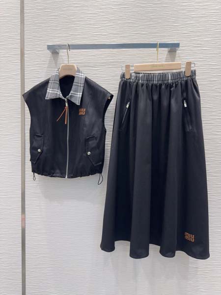 2026年3月9日入荷早春新作Miu Miuセット女性用ファ...