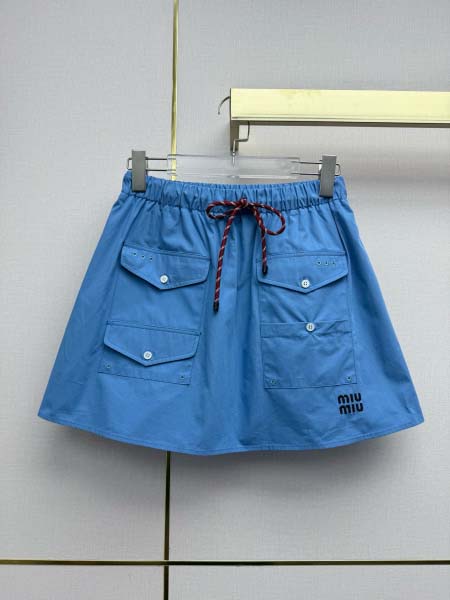 2026年3月9日入荷早春新作MIUMIU女性用ファッション...