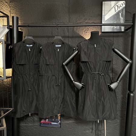 2026年3月21日入荷早春新作Prada女性用ファッション...