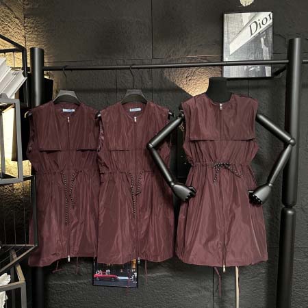 2026年3月21日入荷早春新作Prada女性用ファッション...