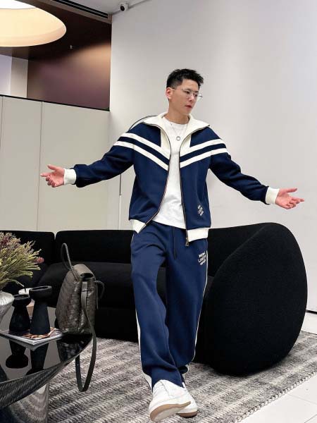 2026年3月23日入荷新作Louis Vuittonスーツ...