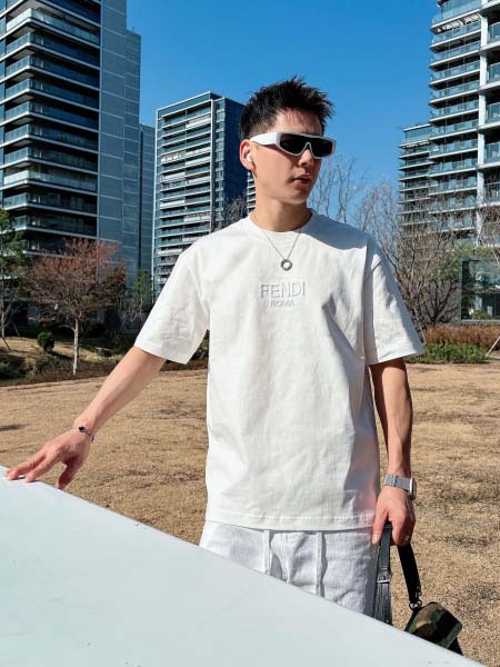 2026年3月29日入荷新作Fendi半袖Tシャツ春夏高品質...