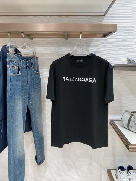 2026年3月31日入荷新作BALENCIAGA半袖Tシャツ...