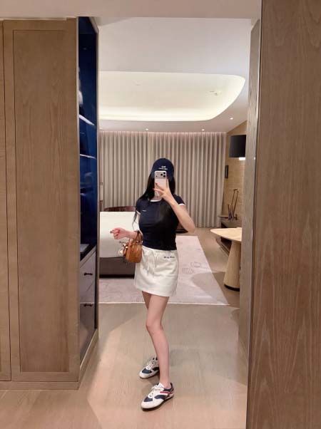 2026年4月9日入荷早春新作Miumiu セット女性用ファッション/誕生日プレゼント/贈り物 can工場