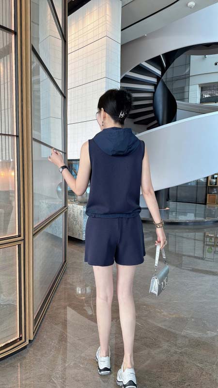 2026年4月20日入荷春夏新作Moncler セット高級品復刻 女性服 KL工場