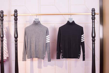 2026年4月1日入荷新作Thom Browneカーディガン...