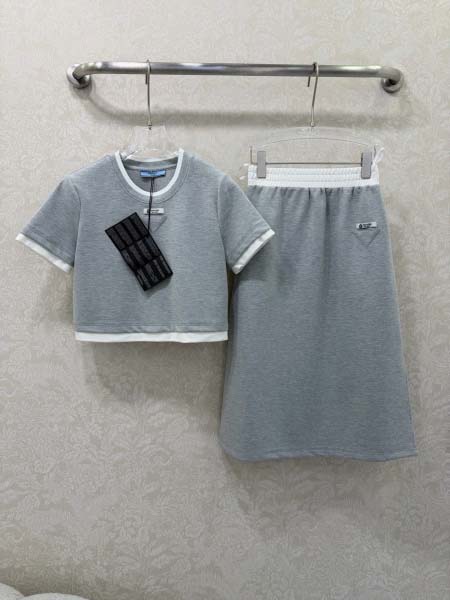 2026年4月4日入荷春夏新作Prada上下 高級品復刻 女...