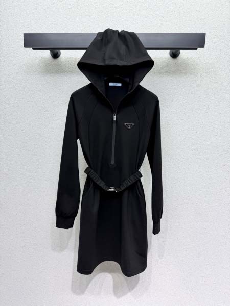 2026年4月4日入荷春夏新作Prada 高級品復刻 女性服...