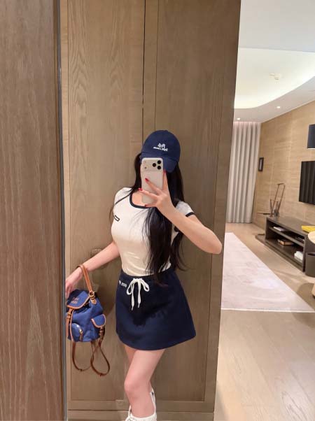 2026年4月9日入荷早春新作Miumiuセット女性用ファッ...