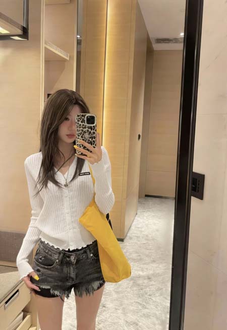 2026年4月9日入荷早春新作Miumiu女性用ファッション...