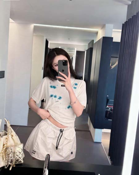 2026年4月9日入荷早春新作Miumiu女性用ファッション...