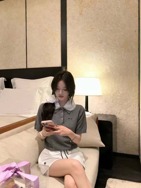 2026年4月9日入荷早春新作Miumiuセット 女性用ファ...