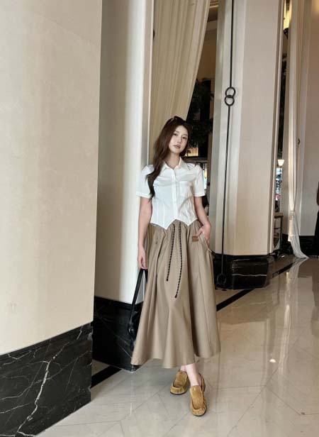 2026年4月9日入荷早春新作Miumiuスカート 女性用フ...