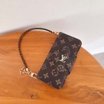 2026年4月10日入荷新作Louis VuittonIphoneケース全機種対応携帯ファッション/誕生日プレゼント/贈り物