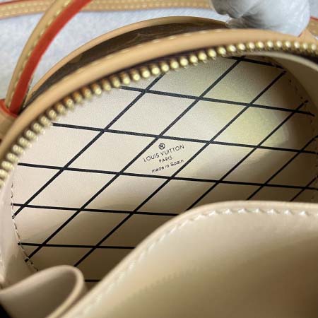 2026年5月11日入荷Louis Vuitton バッグM44699   Mini Bote Chapeau  Monogram   Malletage  13.0 x 12.0 x 6.5 Monogram 高品質新作/誕生日プレゼント
