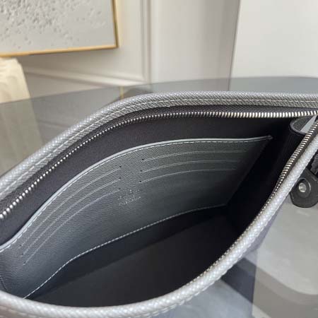 2026年5月11日入荷Louis Vuitton バッグM30840 Pochette Voyage  Taga  Monogram 27.0 x 21.0 x 6.0  高品質新作/誕生日プレゼント/XS工場