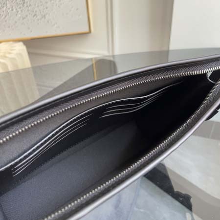 2026年5月11日入荷Louis Vuitton バッグM61692Monogram Eclipse Pochette Voyage :27x21cm 高品質新作/誕生日プレゼント/XS工場