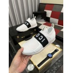 2026年5月8日入荷新品Dsquared2  カジュアルシューズ/スニーカー｜メンズ靴人気本革製ギフト/誕生日/TL工場