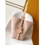 2026年5月11日入荷Louis Vuitton バッグAll In  LV Travels With   Meowgram  Grace Coddington Meowgram 高品質新作/誕生日プレゼント/XS工場