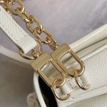 2026年5月11日入荷Louis Vuitton バッグM27575    Pochette M tis East West  Monogram Empreinte    S-lock    13.5 x 6 x 21.5高品質新作/誕生