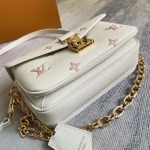 2026年5月11日入荷Louis Vuitton バッグM27575    Pochette M tis East West  Monogram Empreinte    S-lock    13.5 x 6 x 21.5高品質新作/誕生