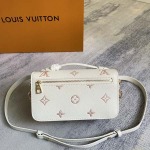 2026年5月11日入荷Louis Vuitton バッグM27575    Pochette M tis East West  Monogram Empreinte    S-lock    13.5 x 6 x 21.5高品質新作/誕生