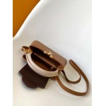 2026年5月11日入荷Louis Vuitton バッグCapucines  Taurillon   LV  31.05 x 20.0 x 11.0    27.0 x 17.3高品質新作/誕生日プレゼント/XS工場