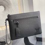 2026年5月11日入荷Louis Vuitton バッグM69837    LV Aerogram  LV   30.0 x 22.0 x 5.0    LV Aerogram    LV   高品質新作/誕生日プレゼント/XS工場