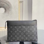 2026年5月11日入荷Louis Vuitton バッグM82543  M82545  monogram shadow  monogram 32 x 21 x 8  高品質新作/誕生日プレゼント/XS工場