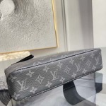 2026年5月11日入荷Louis Vuitton バッグM82543  M82545  monogram shadow  monogram 32 x 21 x 8  高品質新作/誕生日プレゼント/XS工場