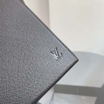 2026年5月11日入荷Louis Vuitton バッグM30450 :27.0x 21.0x 3.0 cm  Pochette Voyage  Taga   LV 高品質新作/誕生日プレゼント/XS工場