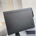 2026年5月11日入荷Louis Vuitton バッグM30450 :27.0x 21.0x 3.0 cm  Pochette Voyage  Taga   LV 高品質新作/誕生日プレゼント/XS工場