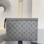 2026年5月11日入荷Louis Vuitton バッグM30840 Pochette Voyage  Taga  Monogram 27.0 x 21.0 x 6.0  高品質新作/誕生日プレゼント/XS工場